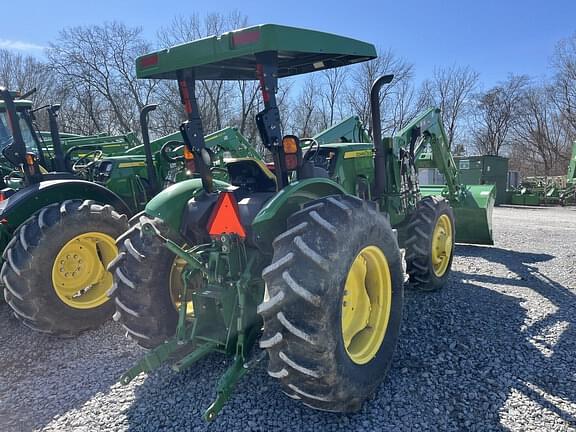 Image of John Deere 5065E equipment image 4