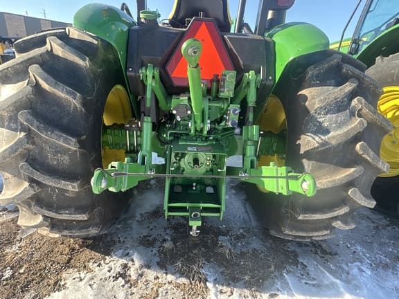 Image of John Deere 5075E equipment image 3