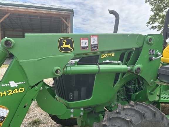 Image of John Deere 5075E equipment image 4