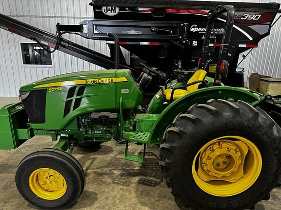 Image of John Deere 5075E equipment image 1