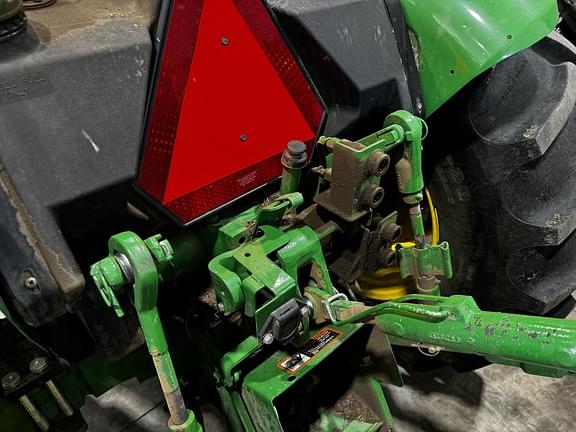 Image of John Deere 5075E equipment image 3