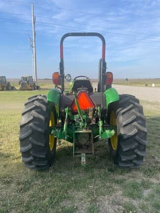 Image of John Deere 5075E equipment image 3