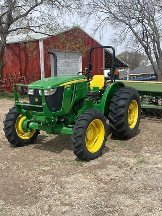 2016 John Deere 5075E Equipment Image0