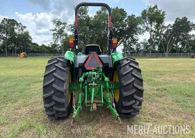 Image of John Deere 5075E equipment image 3