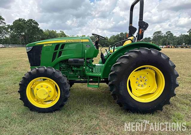 Image of John Deere 5075E equipment image 1