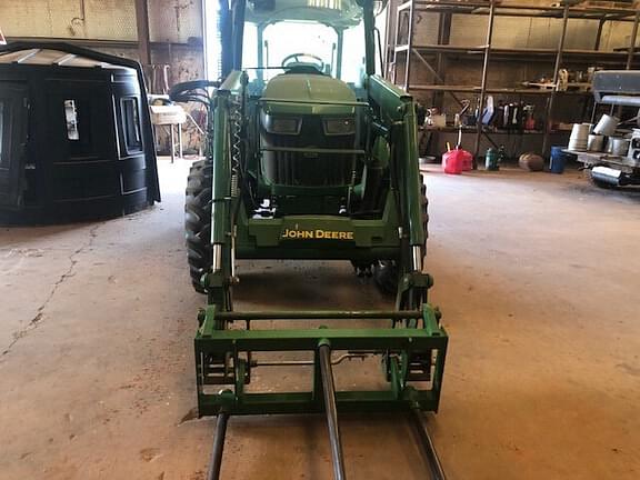 Image of John Deere 5075E equipment image 4