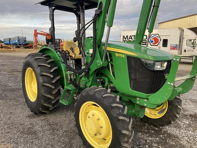 Image of John Deere 5075E equipment image 2