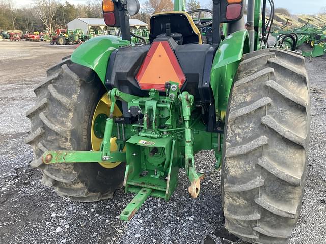 Image of John Deere 5075E equipment image 4