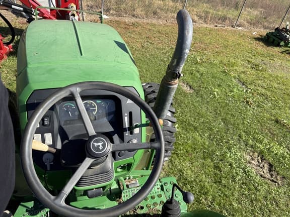 Image of John Deere 5075E equipment image 2