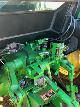 Image of John Deere 5075E equipment image 4
