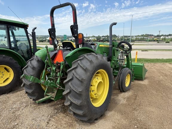 Image of John Deere 5075E equipment image 3