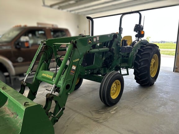 2016 John Deere 5075E Equipment Image0