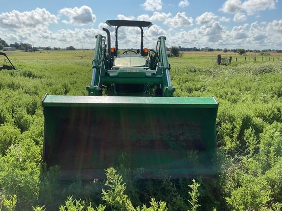 Image of John Deere 5075E equipment image 4