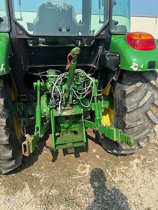 Image of John Deere 5075E equipment image 3