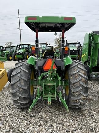 Image of John Deere 5075E equipment image 4