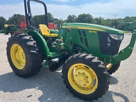 Image of John Deere 5075E equipment image 1