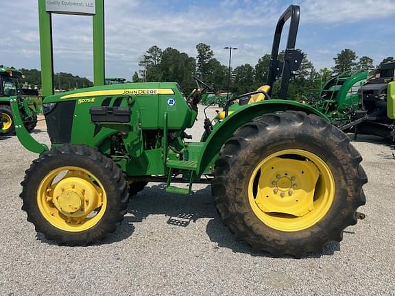 Image of John Deere 5075E equipment image 2