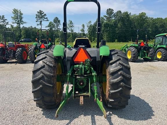 Image of John Deere 5075E equipment image 4