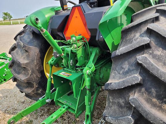 Image of John Deere 5075E equipment image 4