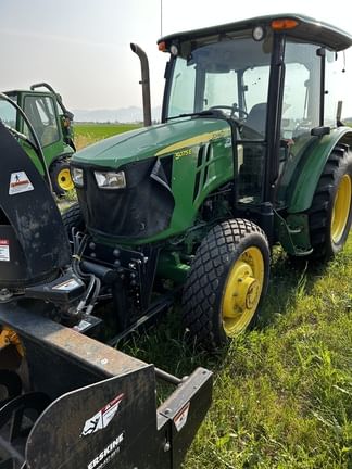 2016 John Deere 5075E Equipment Image0