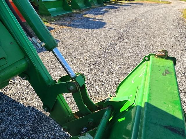 Image of John Deere 5075E equipment image 4