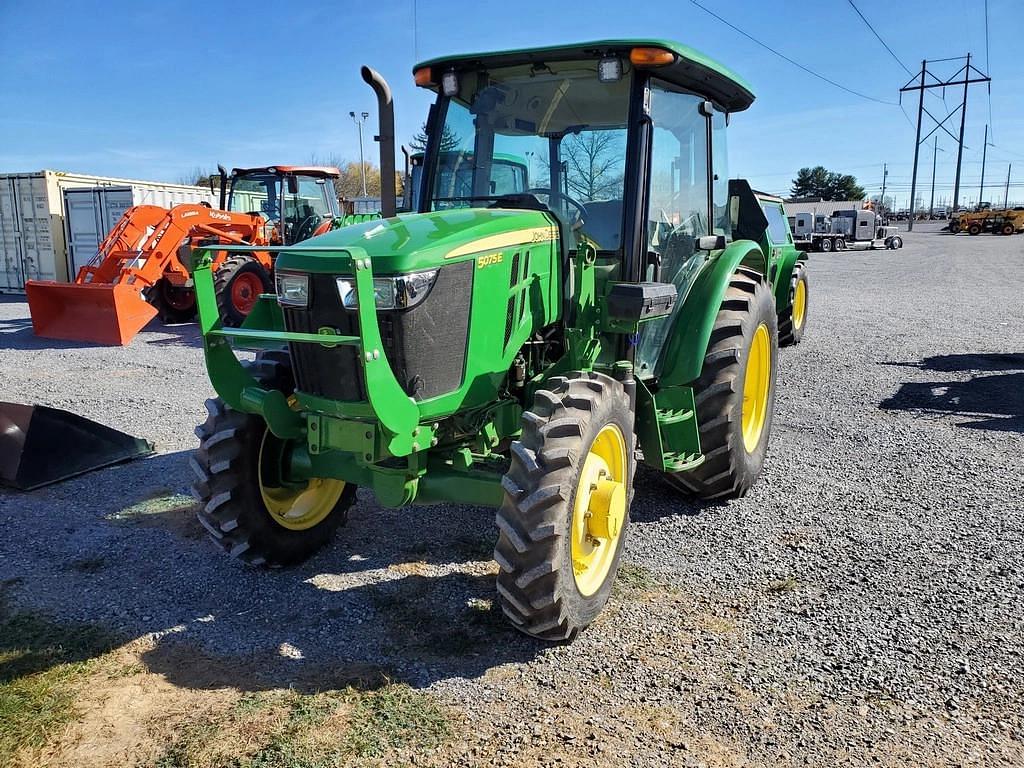 Image of John Deere 5075E Primary image