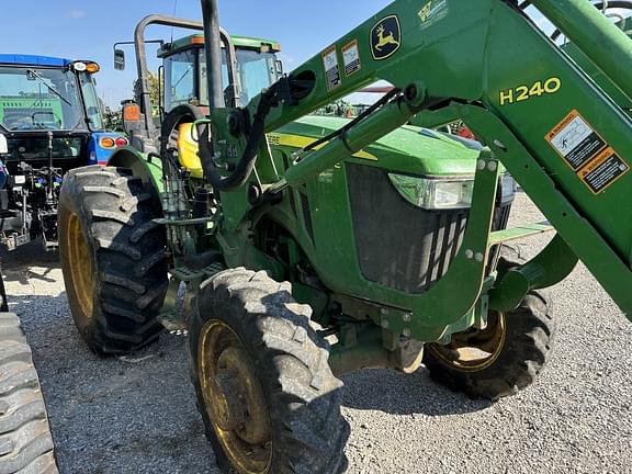 Image of John Deere 5075E equipment image 3