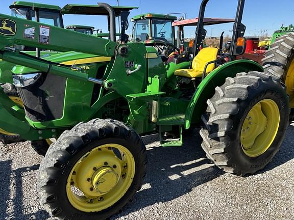 Image of John Deere 5075E Primary image