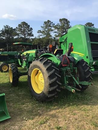 Image of John Deere 5075E equipment image 3