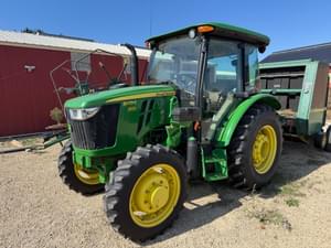 2016 John Deere 5075E Image