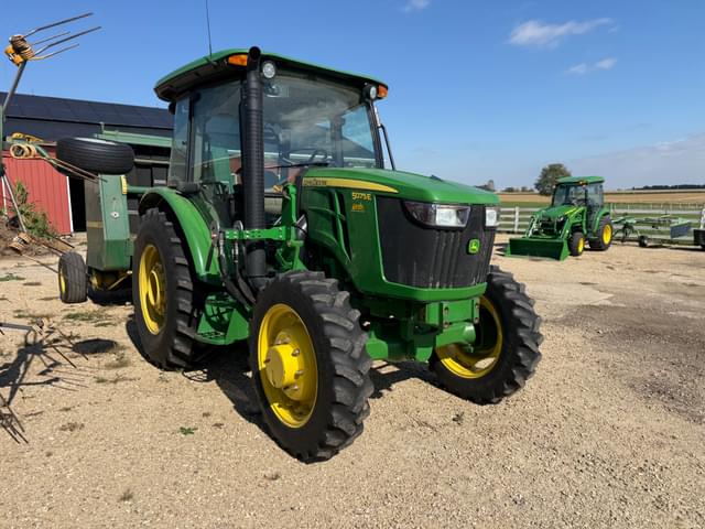 Image of John Deere 5075E equipment image 4