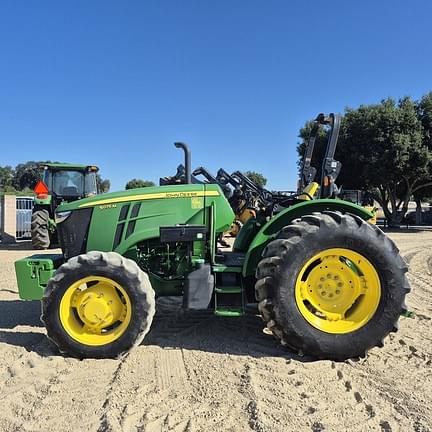 Image of John Deere 5075M equipment image 3