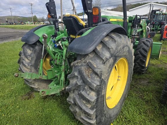 Image of John Deere 5075M equipment image 2