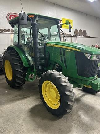 Image of John Deere 5075M equipment image 2