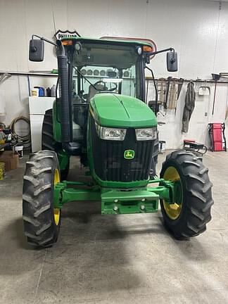 Image of John Deere 5075M equipment image 1