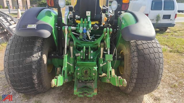 Image of John Deere 5075M equipment image 2