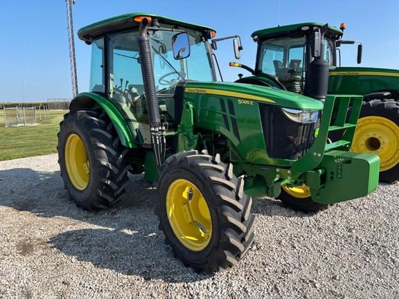 Image of John Deere 5085E equipment image 3