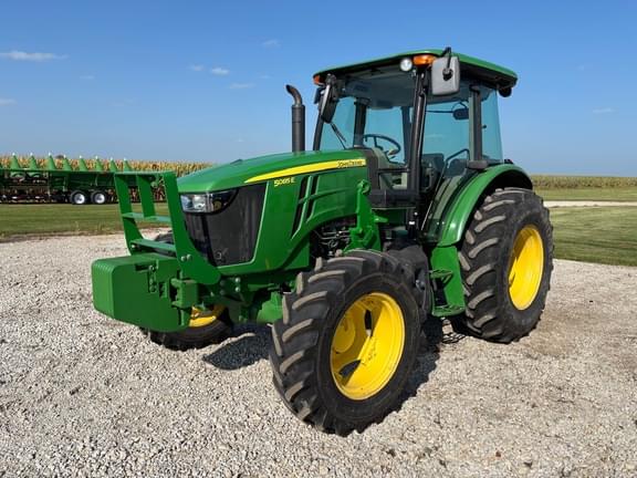 Image of John Deere 5085E Primary image