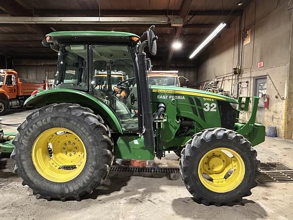 Image of John Deere 5085E equipment image 3