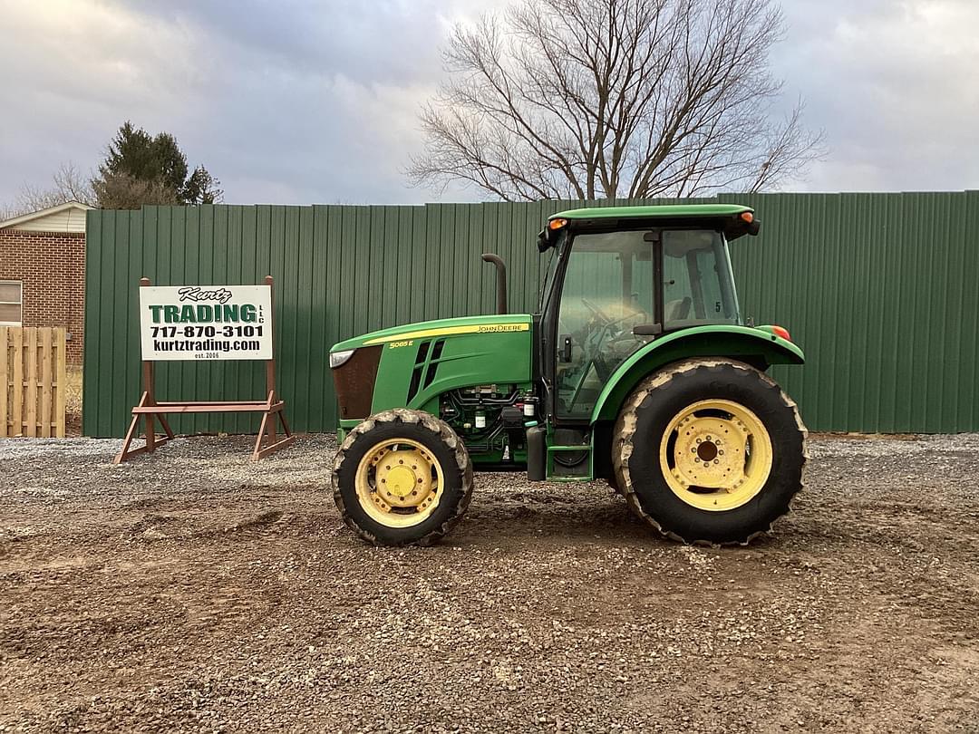 Image of John Deere 5085E Primary image