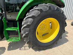 Main image John Deere 5085E 4