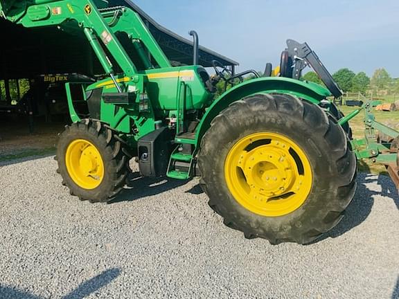 Image of John Deere 5085E equipment image 2