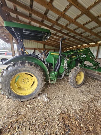 Image of John Deere 5085E equipment image 4
