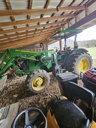 Image of John Deere 5085E equipment image 2