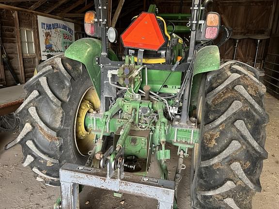 Image of John Deere 5085E equipment image 4