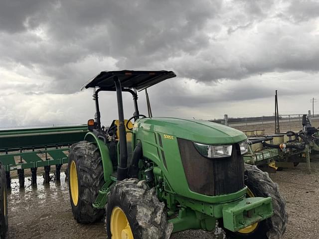 Image of John Deere 5085E equipment image 1