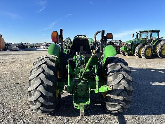 Image of John Deere 5085E equipment image 3