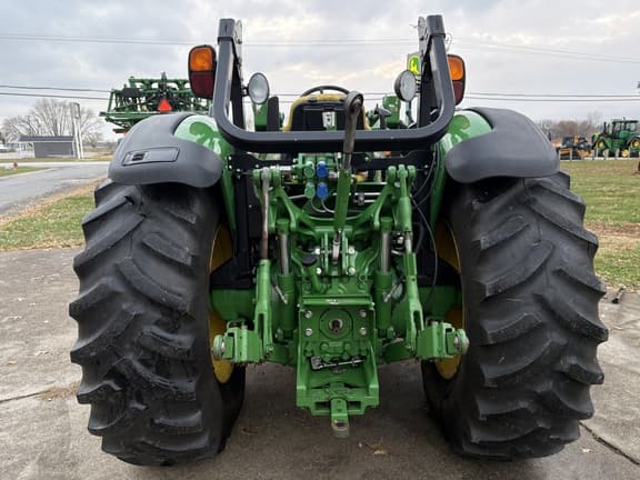 Image of John Deere 5085M equipment image 3
