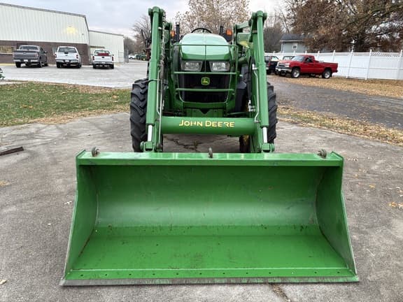Image of John Deere 5085M equipment image 2