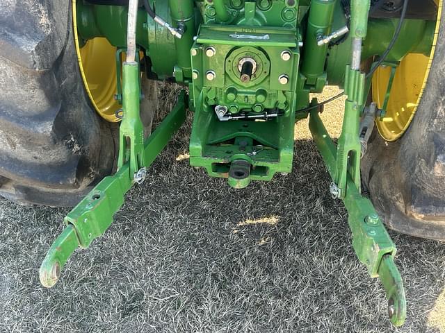 Image of John Deere 5085M equipment image 4